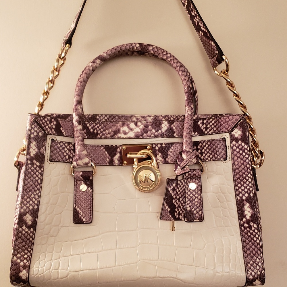 MK frame out satchel bag